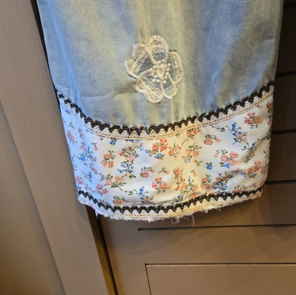 POL Alexa Floral Denim Pants size Small - Picture 11 of 11